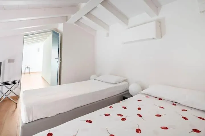 Villa Domus: Modern Loft In The Center Of Parma 0*,